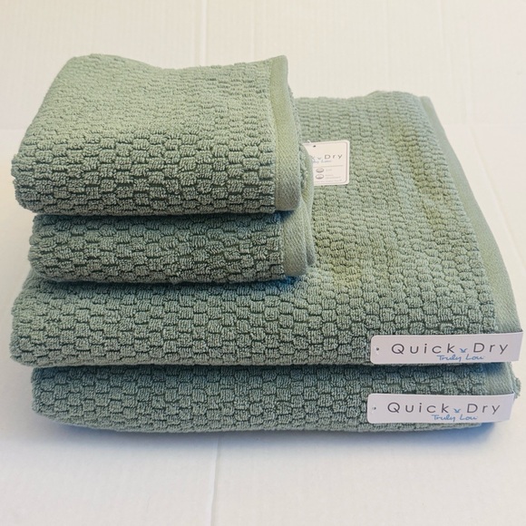 Truly Lou Other - 4pc TRULY LOU Quick Dry Zero Twist Cotton Bath Towel Set - Oil Green